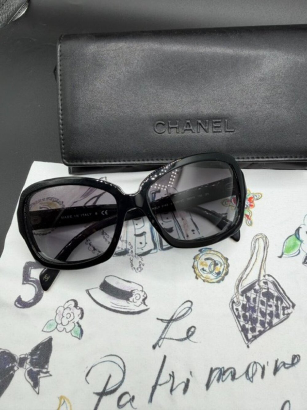 CHANEL BLACK AND WHITE SUNGLASSES
